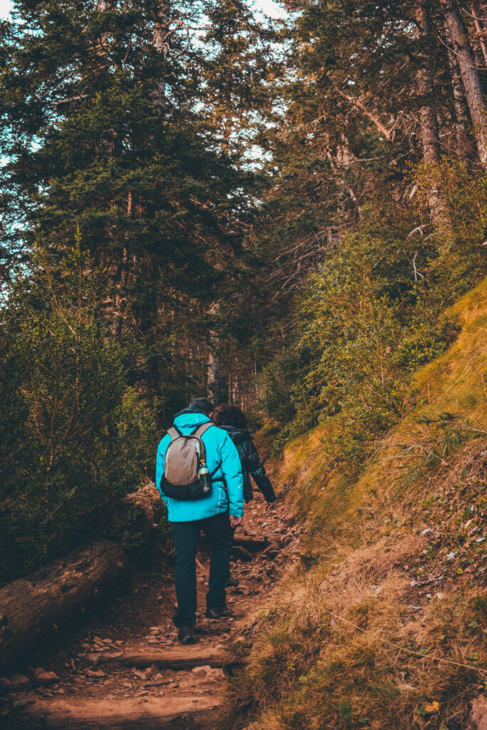 man climbing hill photo – Free Image on Unsplash